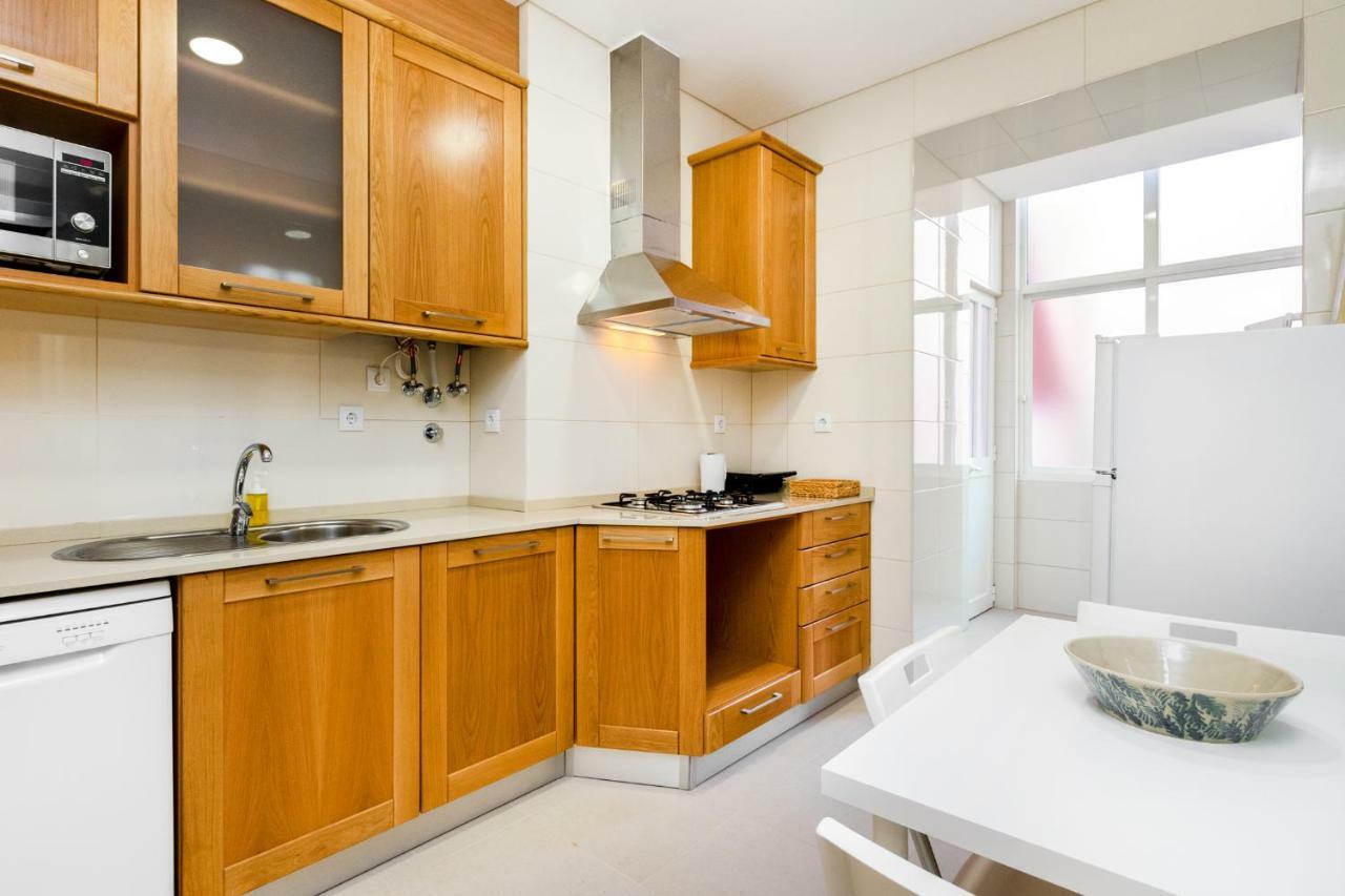 Whome Hideaway Family Apartment #1E Lisbon Bagian luar foto